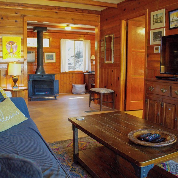 Charming 2-bedroom cottage with WiFi, AC in awesome Prescott