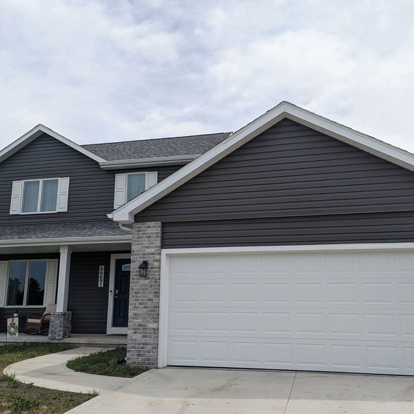 Charming 2-bedroom country house near South Bend and Potato Creek with WiFi, AC.