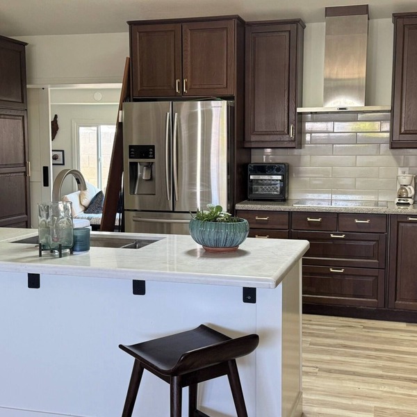 Charming 2-bedroom house + den, fenced backyard in N. Phoenix