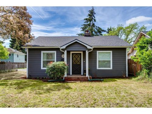 Charming 2 bedroom house 1 mile from U of O