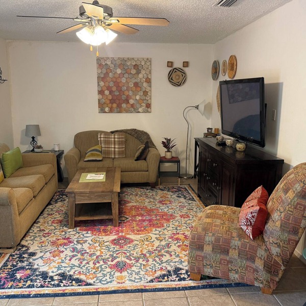 Charming 2-bedroom villa in pleasant Austin with WiFi, AC