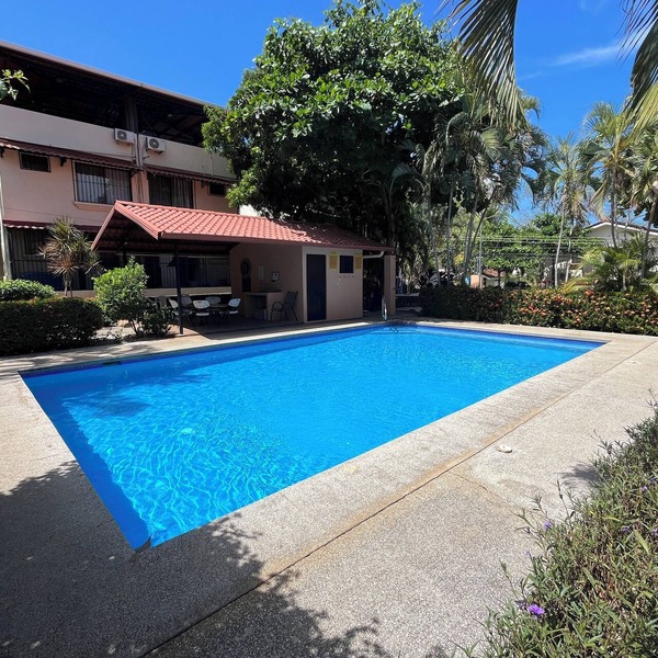 Charming 2-bedroom condo with AC, Fast WiFi, 5 Minutes Walk to the Beach!