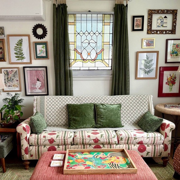 Charming 2BR, steps to Hawk Haven, near Beaches