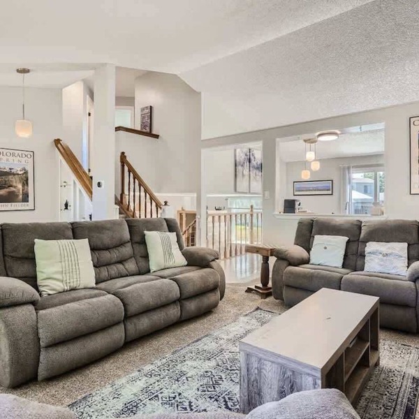 Charming 3 BDR Home w/Hot Tub & Sauna