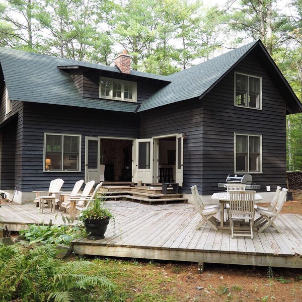 Charming 3 bdrm Cottage + 3 bdrm Guest House on Muldrew Lake!