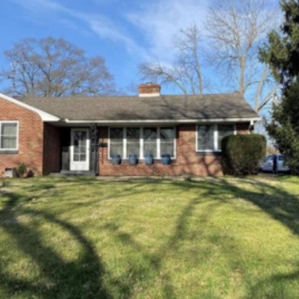 Charming 3-bedroom house near downtown