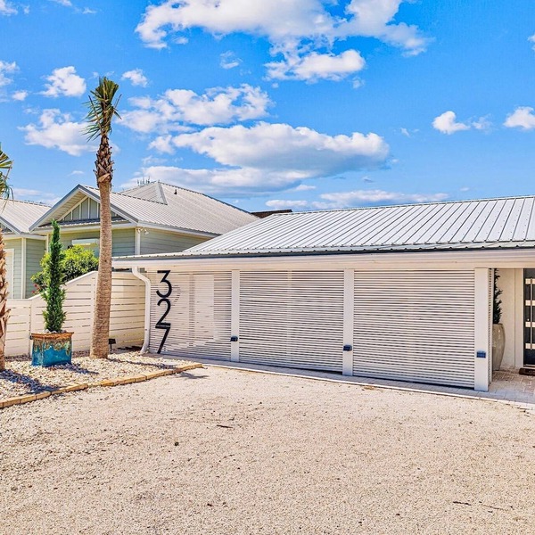 Charming 3-bedroom villa in tranquil Carillon Beach with private pool, WiFi