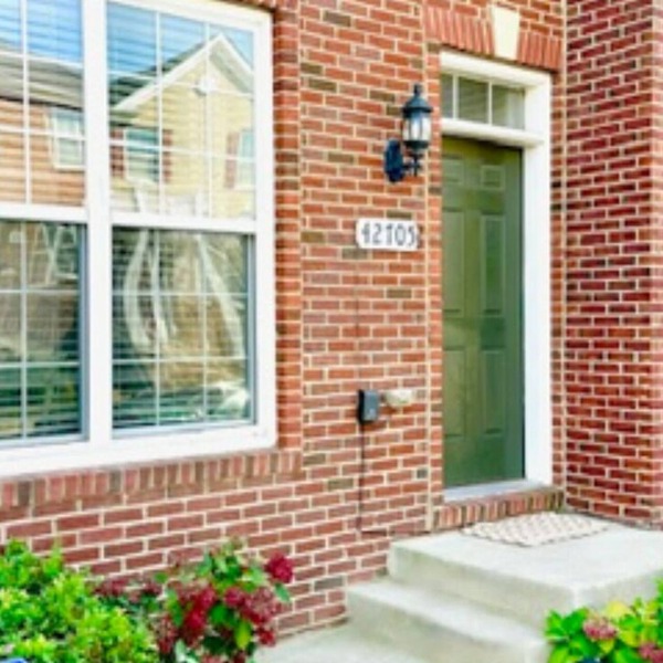 Charming 3 bedroom, 3.5 bathroom Townhome In Ashburn, Virginia