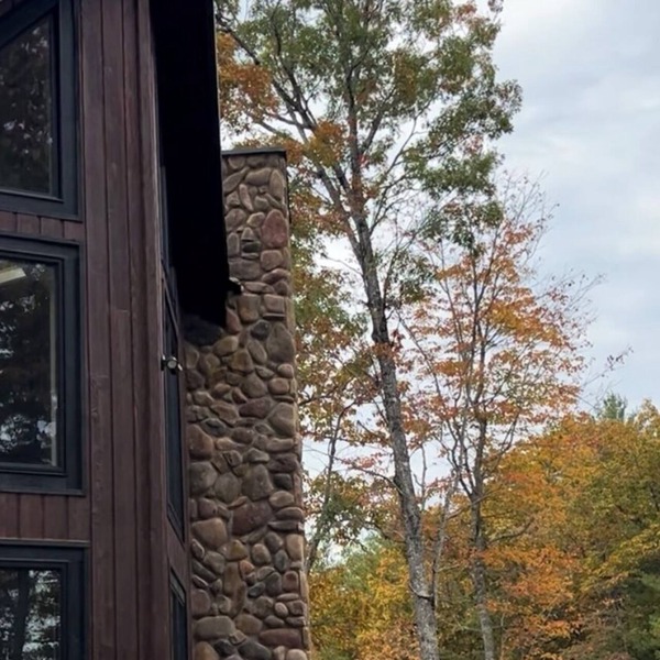 Charming 3 bedroom chalet with spa minutes from Lake Nottely