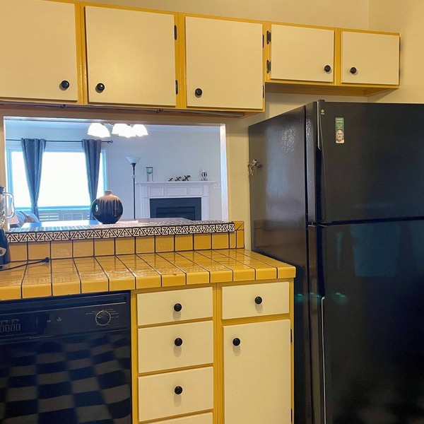 Charming 3-bedroom condo in Richmond with WiFi and AC