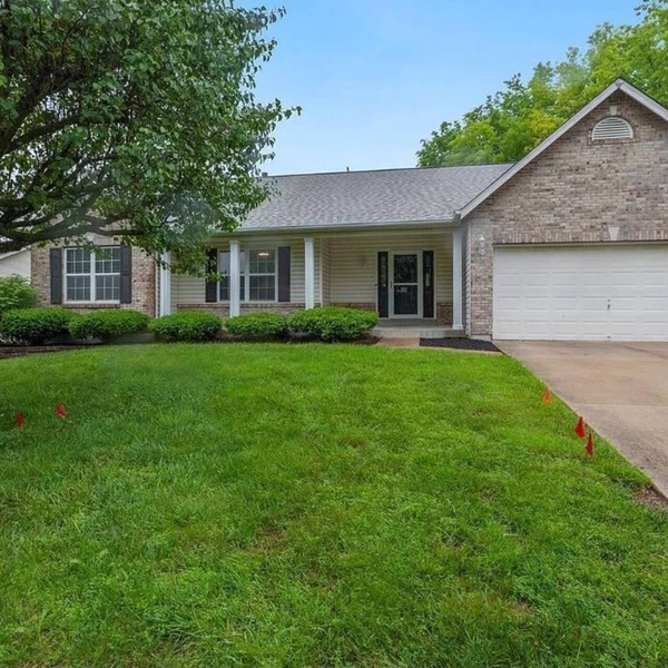 Charming 3-bedroom house with WiFi, AC in O'Fallon