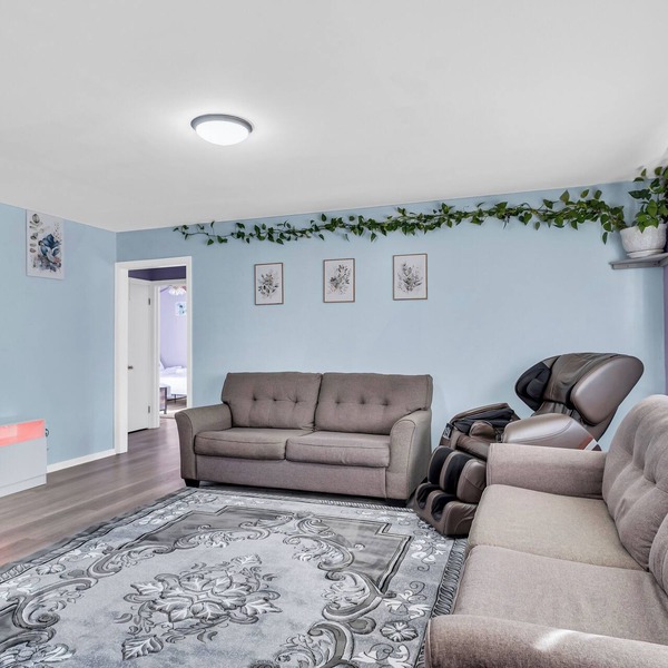 Charming 3-bedroom house with WiFi, AC in serene Linglestown
