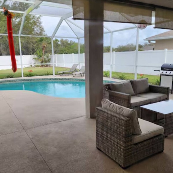 Charming 3bd/3bath with luxe pool, short drive to beaches and shops.