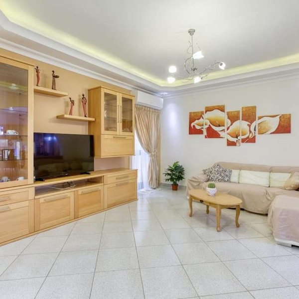 Charming 3BR Apt with Breathtaking Sea Views by 360 Estates