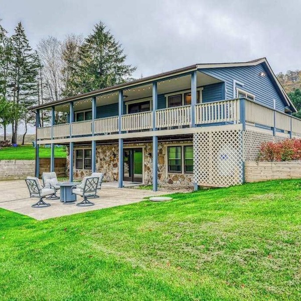 Charming 3BR Cabin - POND VIEW - McHenry