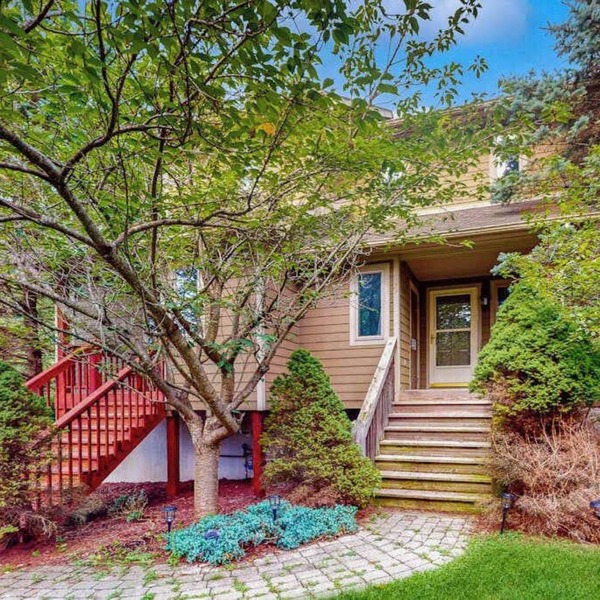 Charming 3BR Condo - HOT TUB - Wisp View - McHenry