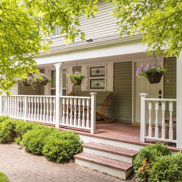 Charming 4-bedroom, family-friendly home in Excelsior. Walkable to everything.