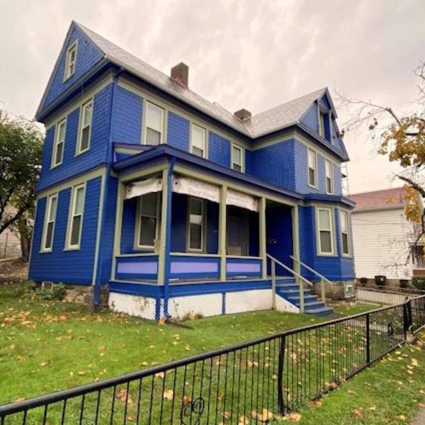 Charming 4-bedroom family friendly house in Monongahela. Make yourself at home!