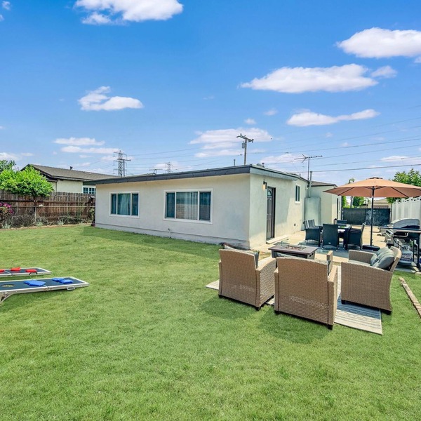 Charming 4-bedroom House with WiFi, AC in beautiful San Gabriel