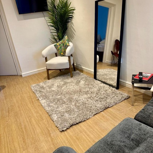 Charming 6 Bed Flat in Bedminster - Sleeps 8