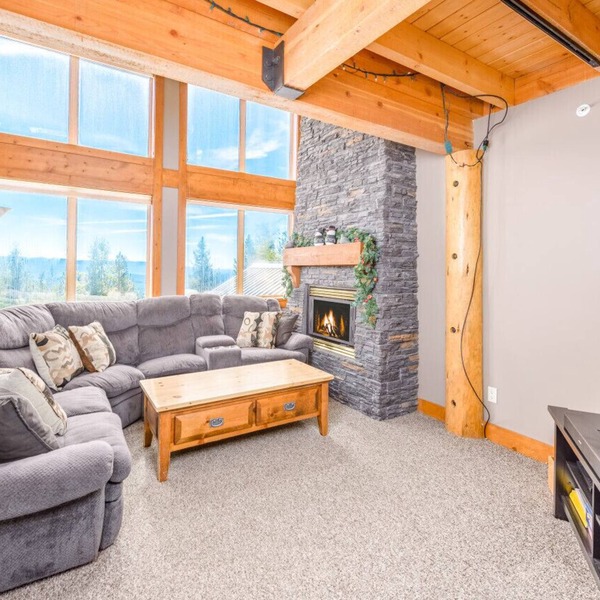 Charming Alpine Retreat w/Private Hot Tub