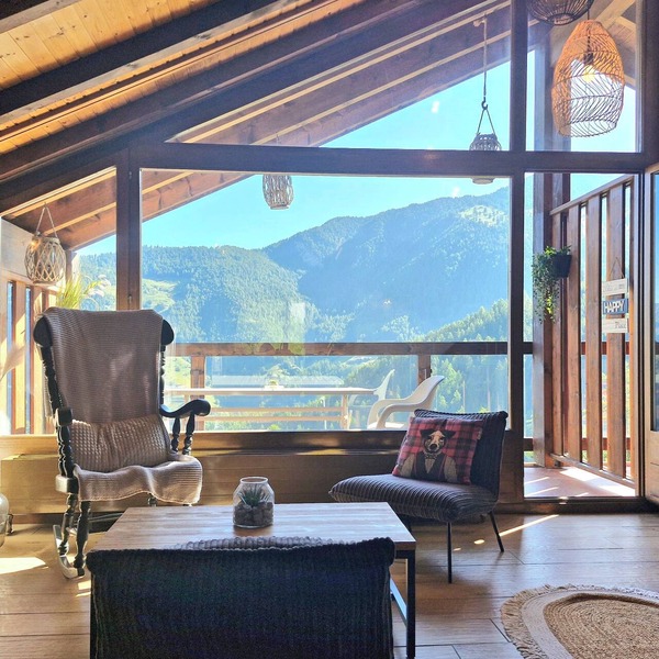 Charming and cosy duplex at La Tzoumaz in the heart of the 4 valleys ski area!