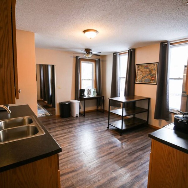 Charming and Historic 5BR Near DT, Irvine Park and Cathedral Hill