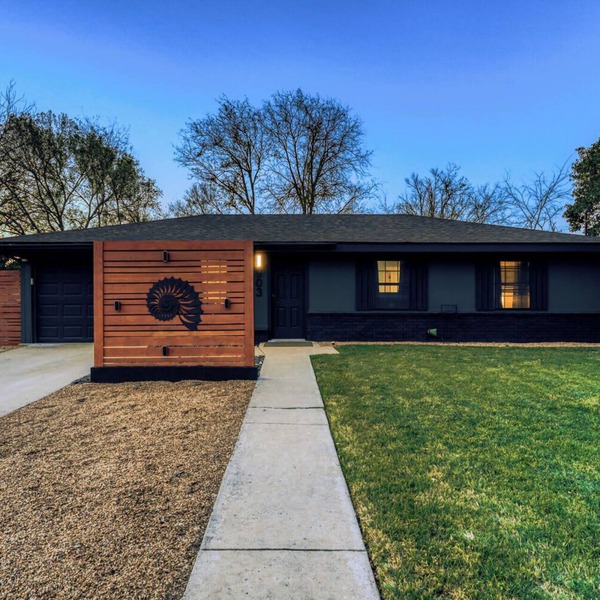 Charming and Remodeled Home Near Square & SWU