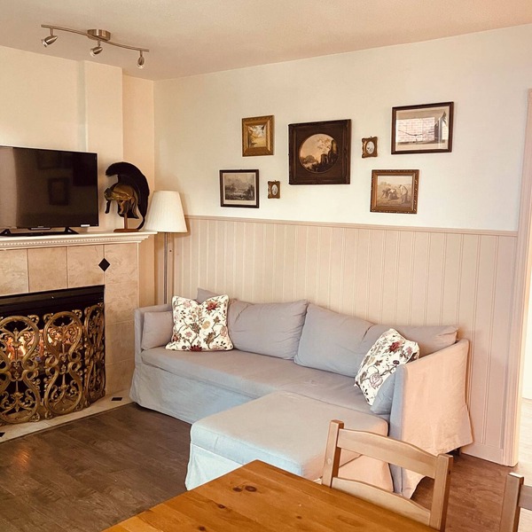 Charming Apartment near the Sea Wall