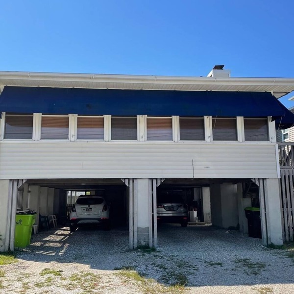 Charming Bayside Cottage in Dewey Beach: Relaxing Decks, Porches & Private Rooms