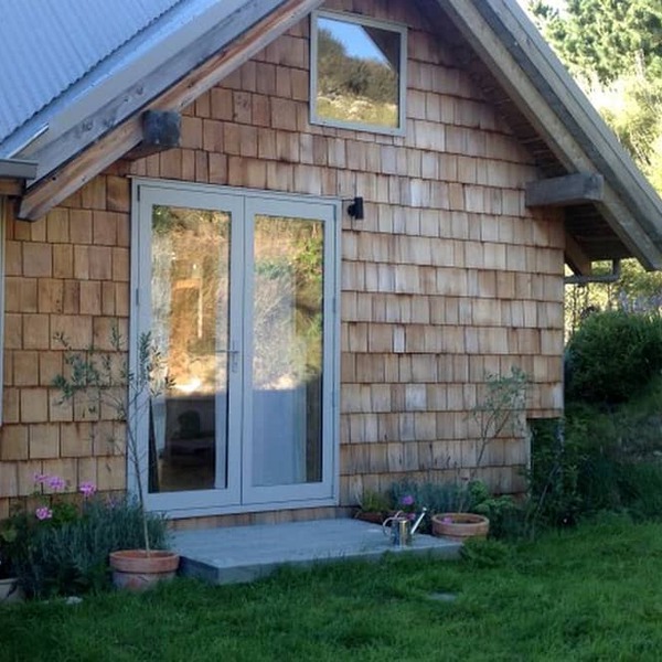 Charming Bed and Breakfast Room with Ocean Views in Otago, New Zealand