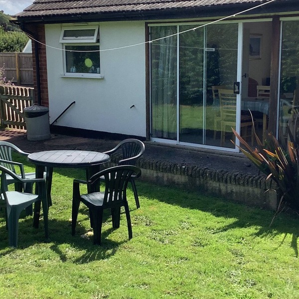 Charming Bungalow , much upgraded Near a beach ,farm shop and steam railway