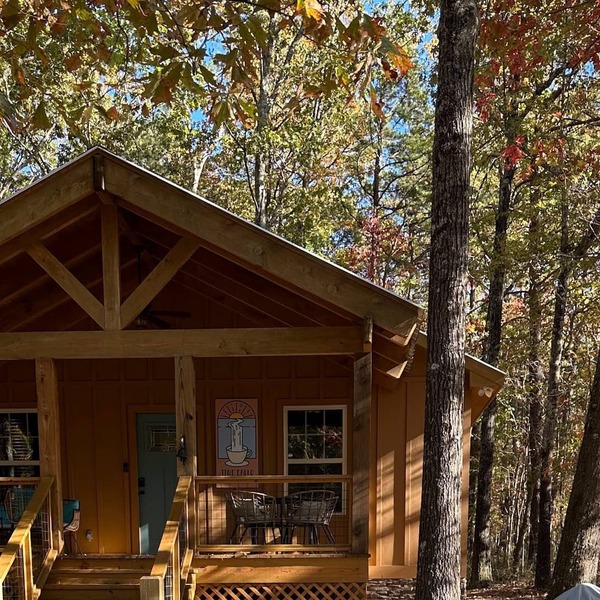 Charming Cabin Getaway: Where Rustic Meets Remarkable