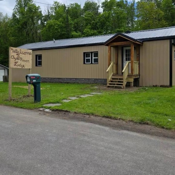 Charming Cabin in Clyde, with a relaxing hot tub!