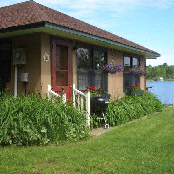 Charming Cabin on Chain-of-Lakes