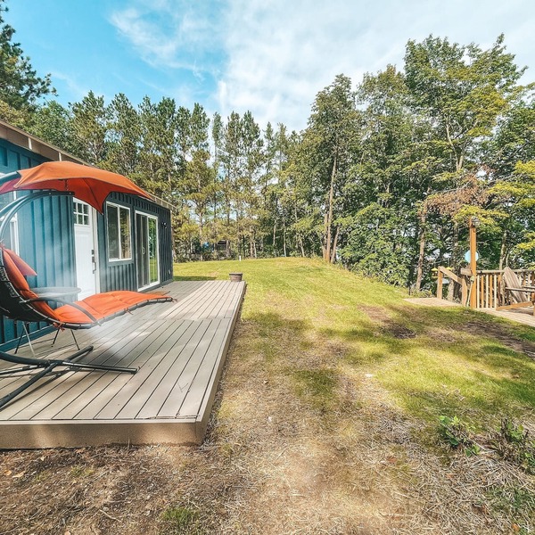 Charming Cabin Overlooking Rush Lake