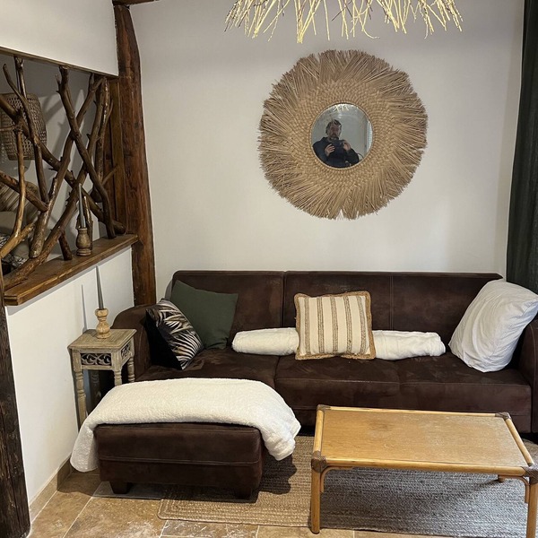 Charming cafoutchi at the foot of Montagnette