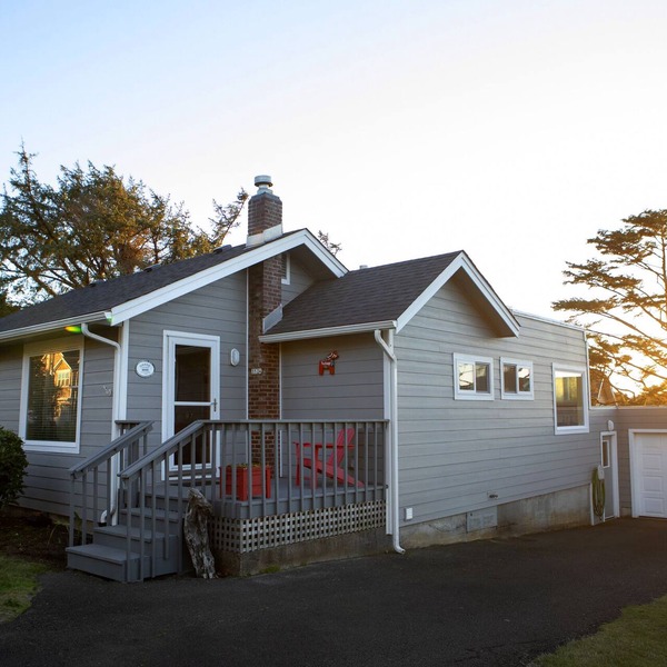 Charming Cannon Beach Cottage- Perfect Family Getaway near the beach!