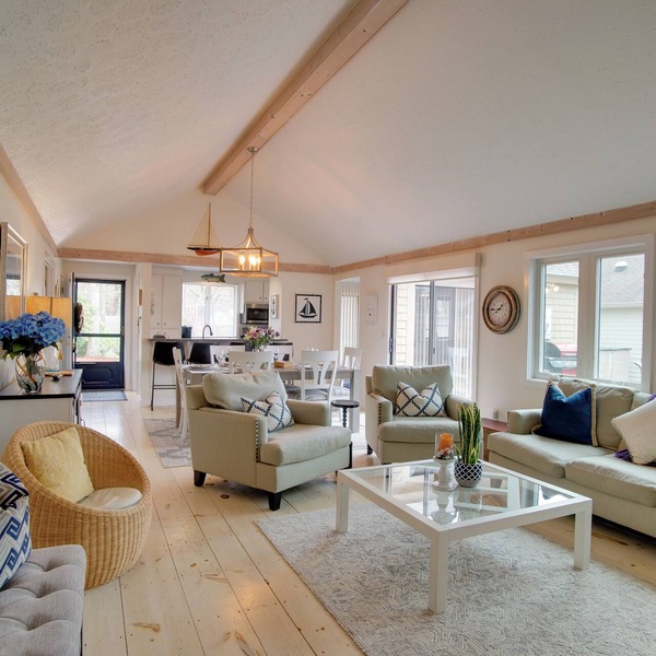 Charming Cape Cod Home w/Patio, 2 Mi to Beach!