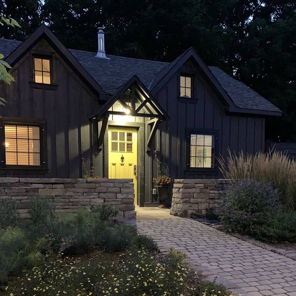 Charming Carriage House in Niagara's Wine Country