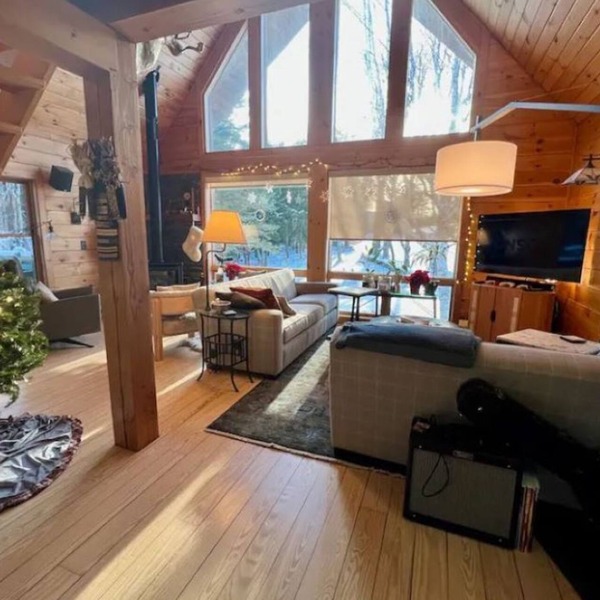 Charming Catskill Chalet near Belleayre