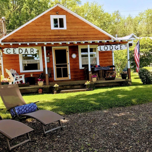 Charming Cedar Lodge at Kashong Point on Seneca Lake w/NO stairs