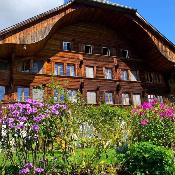 Charming 2-bedroom Lodge in serene Simmental in Bernese Oberland, Switzerland