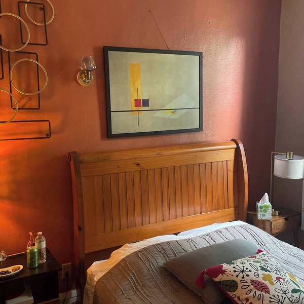 Charming Chef’s Home – Main Level Retreat steps from Macalester/Grand Ave