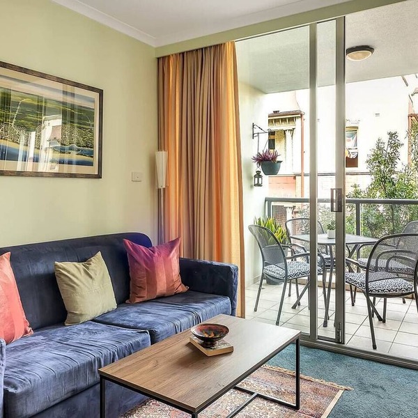 Charming Chippendale Escape with Rooftop Pool