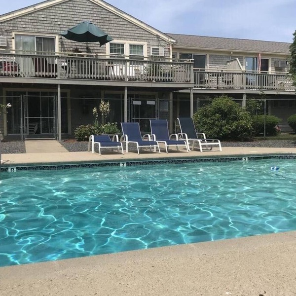Charming, Comfortable 1-bedroom Condo with Pool Near Bass River