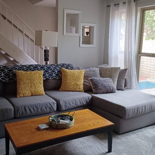 Charming condo centrally located, pet friendly. Tastefully furnished.