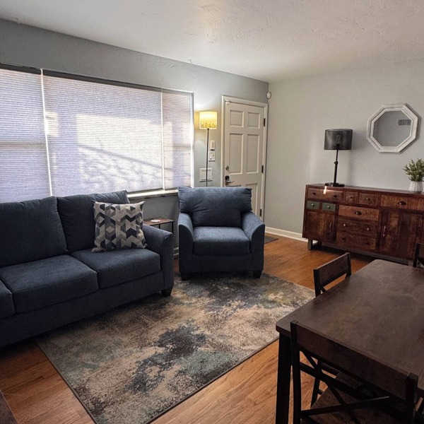 Charming Condo/Flat in Englewood