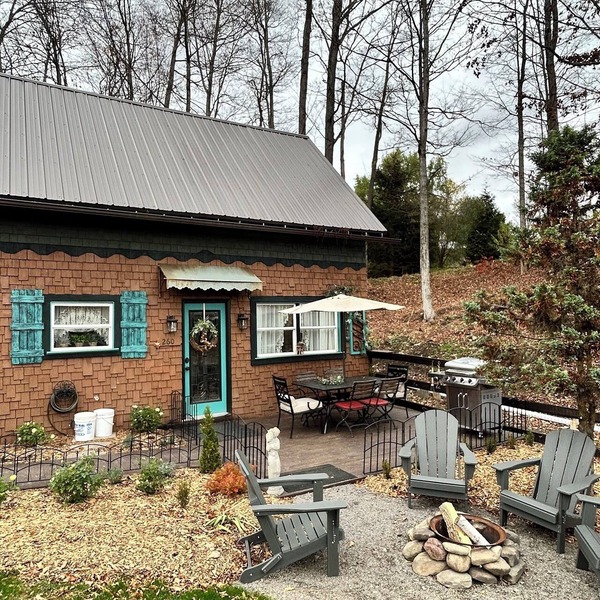 Charming Cottage Escape! - Pets Welcome! - Thistle Bach