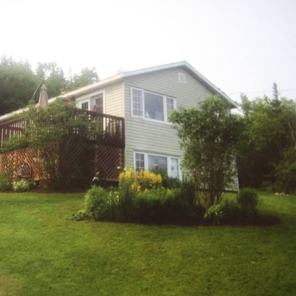 Charming cottage minutes from Gaelic College and Baddeck with WIFI